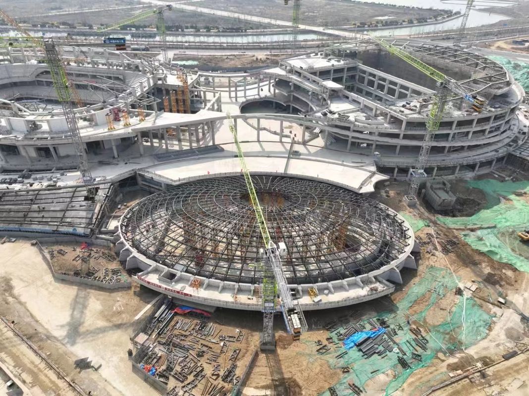 ISO CE-Zulassung Hochwertige, schnell hergestellte, vorgefertigte Stadion-/Sportstudio-Gebäude Stahlstruktur mit Schuppen